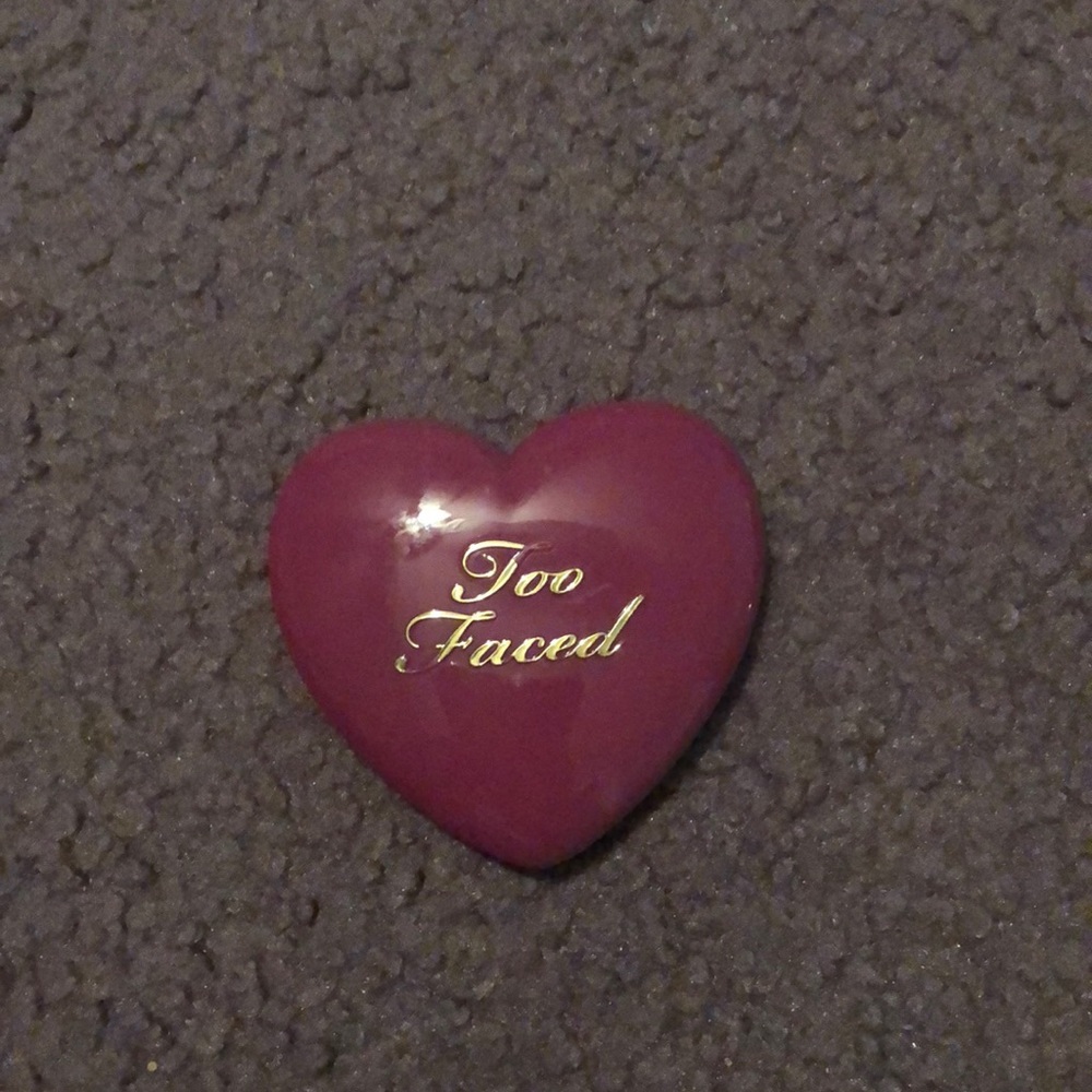 Too faced blush